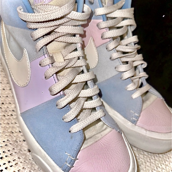 Like NEW Mens Size 8 Nike Blazer Royal- Easter 2018 Hightops - Picture 10 of 14